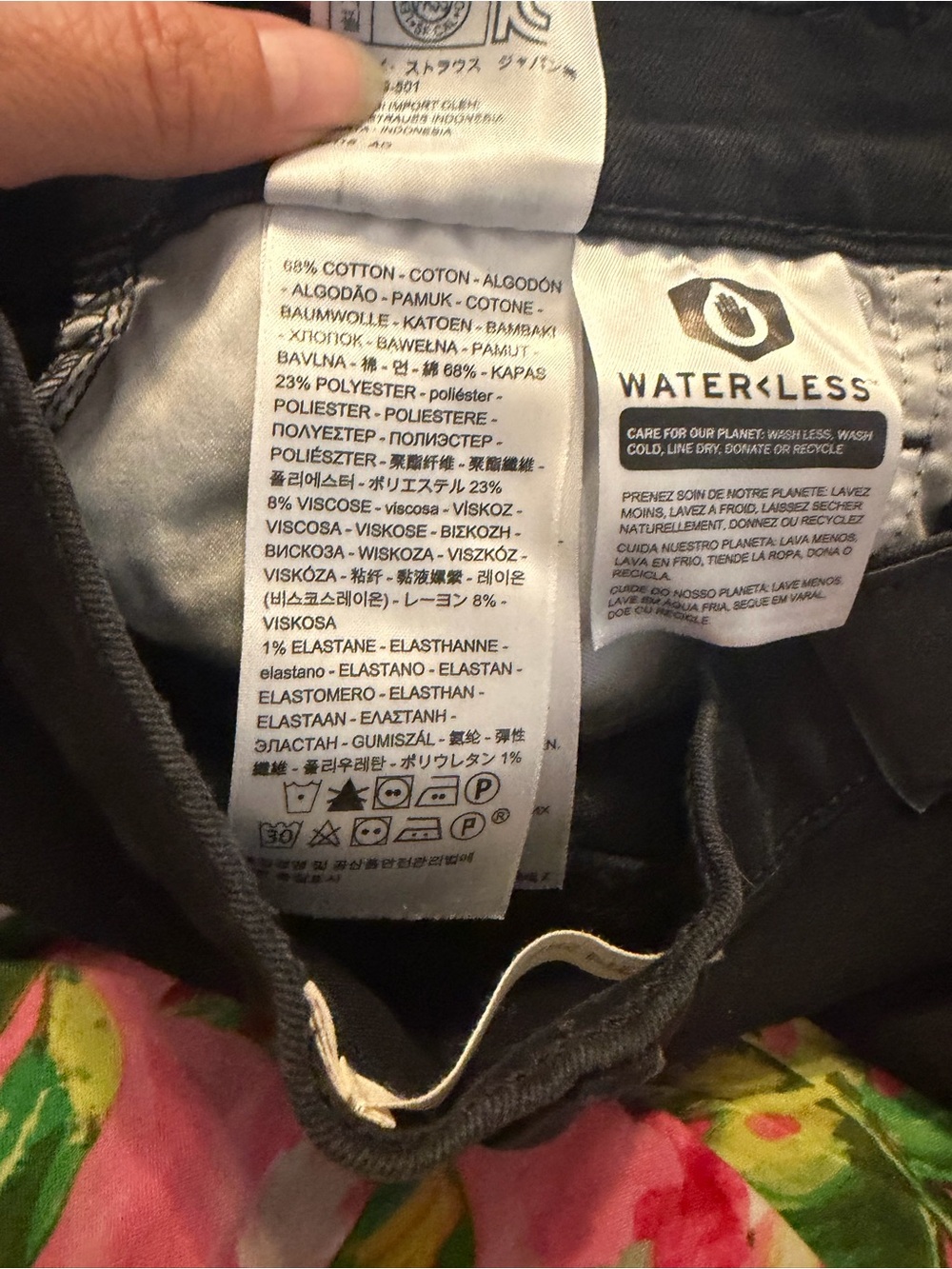 LEVIS Washed Black 314 Shaping Straight Jeans Size 25 Stretch Denim Mid- Rise - Picture 7 of 8